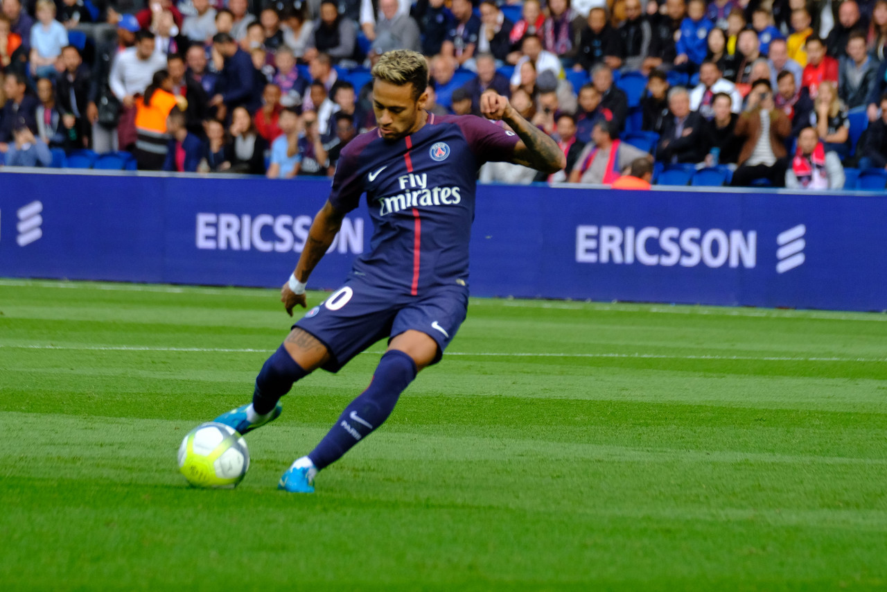 半场战报：塞尔塔1-0博洛尼亚，萨拉戈萨破门（半场：塞尔塔1比0领先博洛尼亚，萨拉戈萨建功）