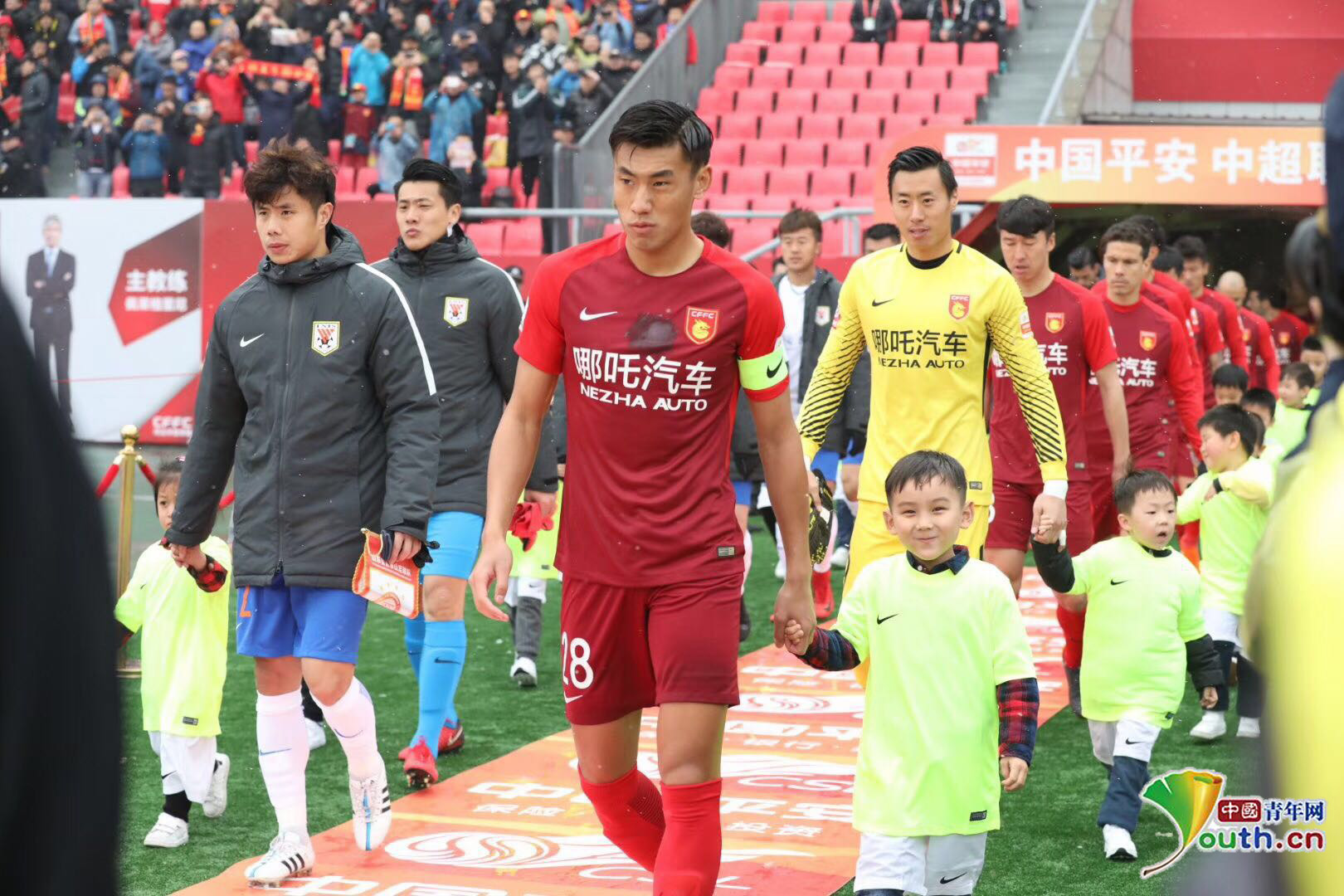 官方：沃尔夫斯堡与队长阿诺德续约至2028年（沃尔夫斯堡官宣队长阿诺德续约，合同至2028年）