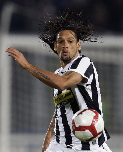 曼联计划打破转会纪录，签下埃利奥特·安德森和马特塔，争夺关键球员。（曼联欲刷新转会纪录，追逐埃利奥特·安德森与马特塔，力争关键目标）