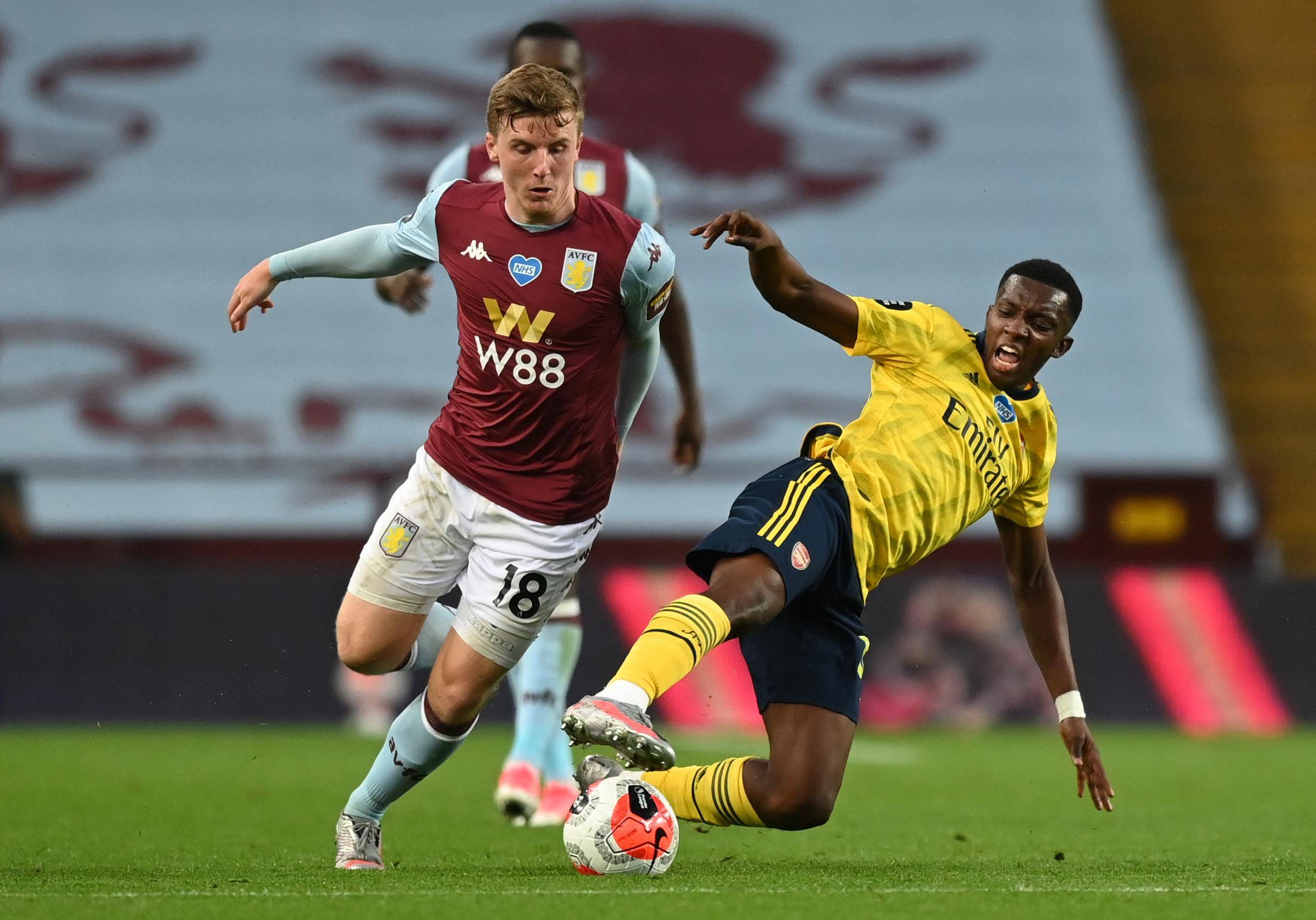 贝蒂斯主席：佩莱格里尼会续约一年，冬窗球队需要继续补强（贝蒂斯主席确认：佩莱格里尼续约一年，冬窗仍需引援）