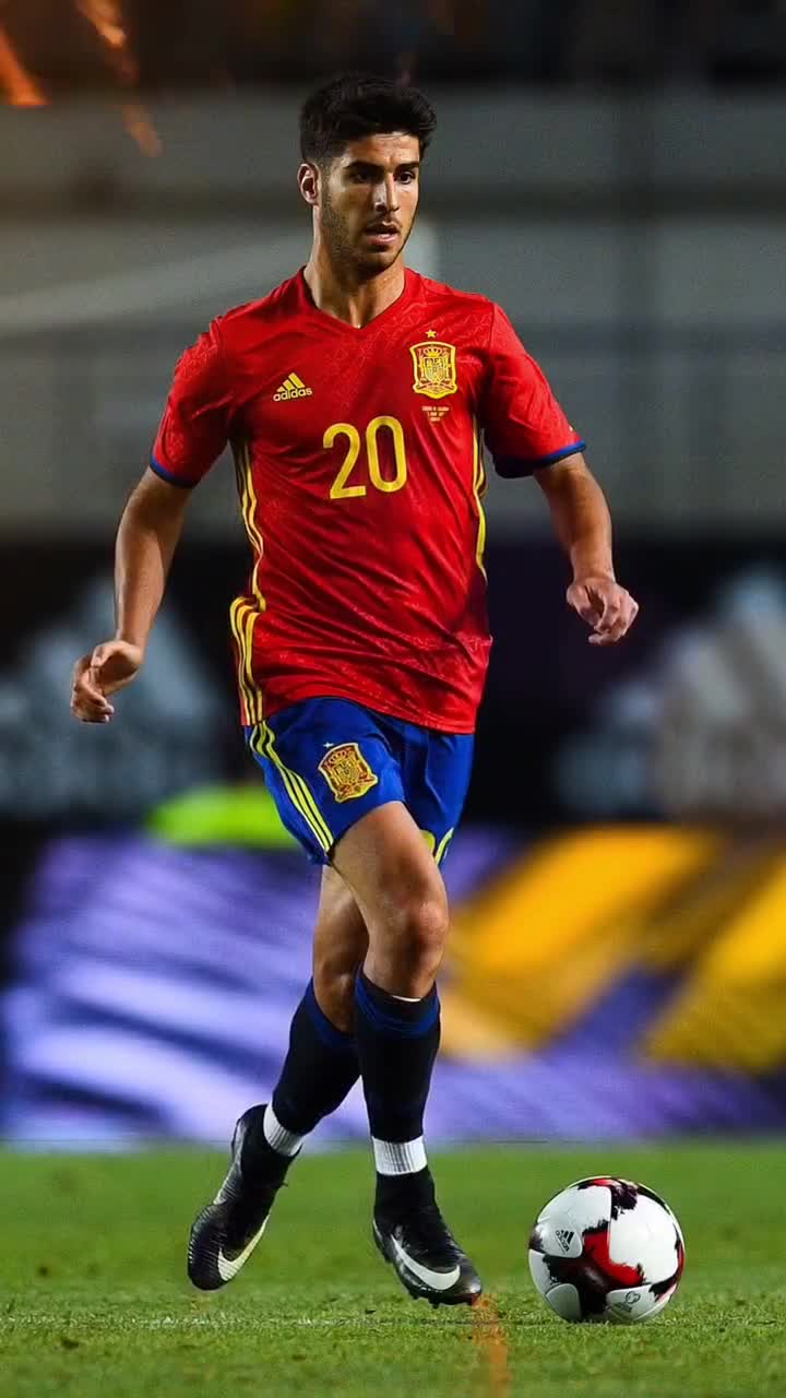 巴萨追平82年前神迹！25年37场西甲皆进球斩获102球（巴萨追平尘封82年纪录！近37场西甲场场破门狂砍102球）