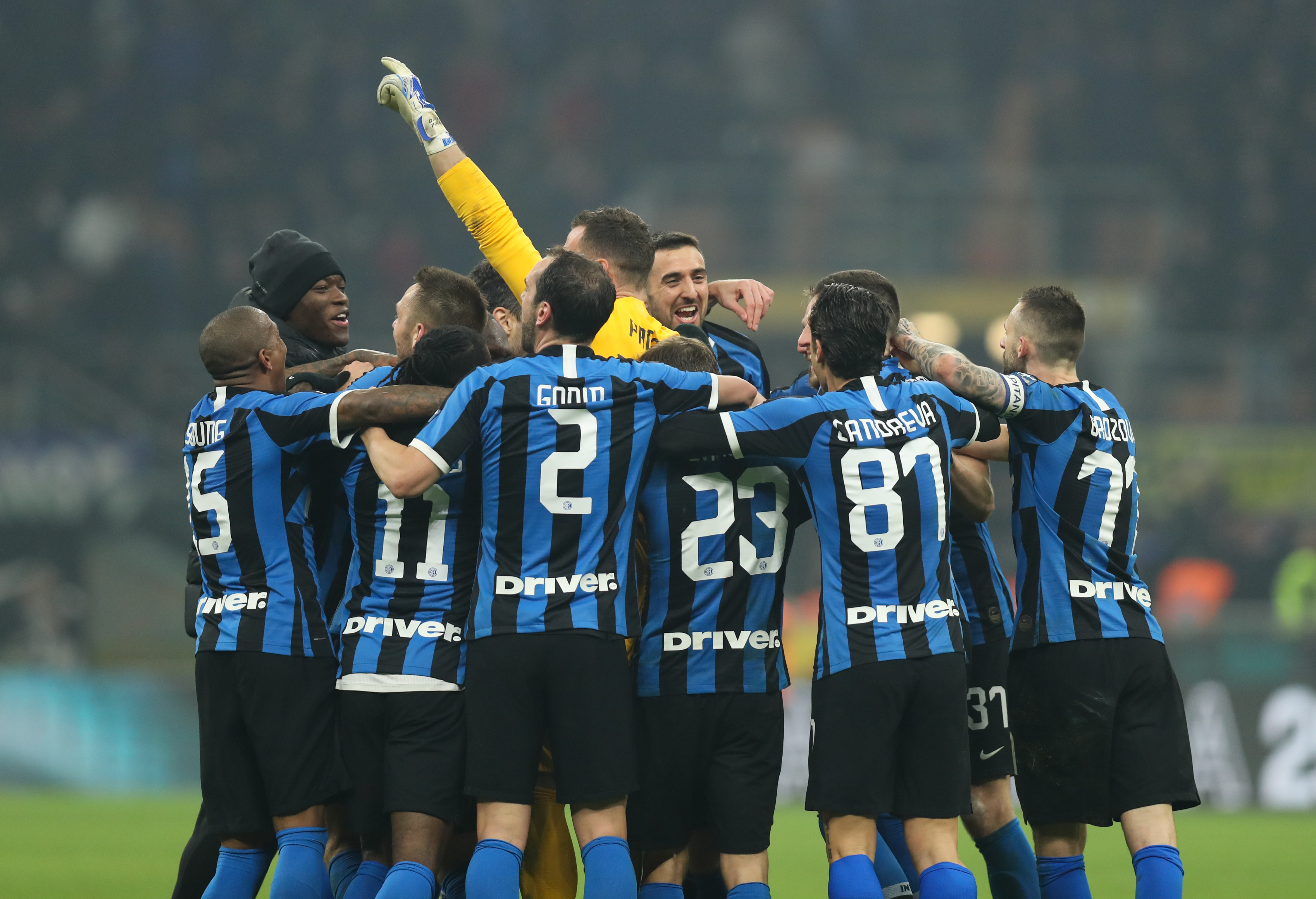 广厦男篮张帆末节绝杀山东（张帆末节读秒绝杀，广厦险胜山东）