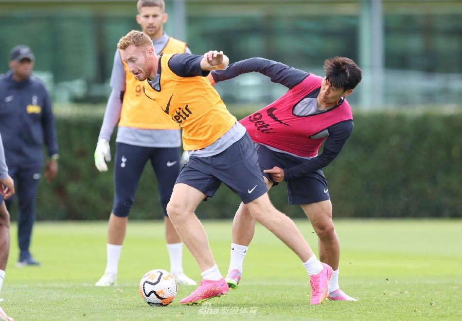 足球世界杯举办地更新交通方案，为球迷让路（世界杯举办城市优化交通安排，为球迷让路）