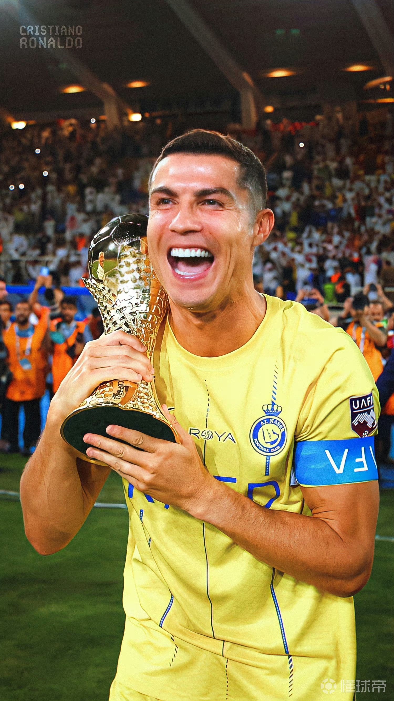 林诗栋：我没有让大家失望！胜利后亲吻胸前国旗（林诗栋：不负众望，取胜后深情亲吻胸前国旗）