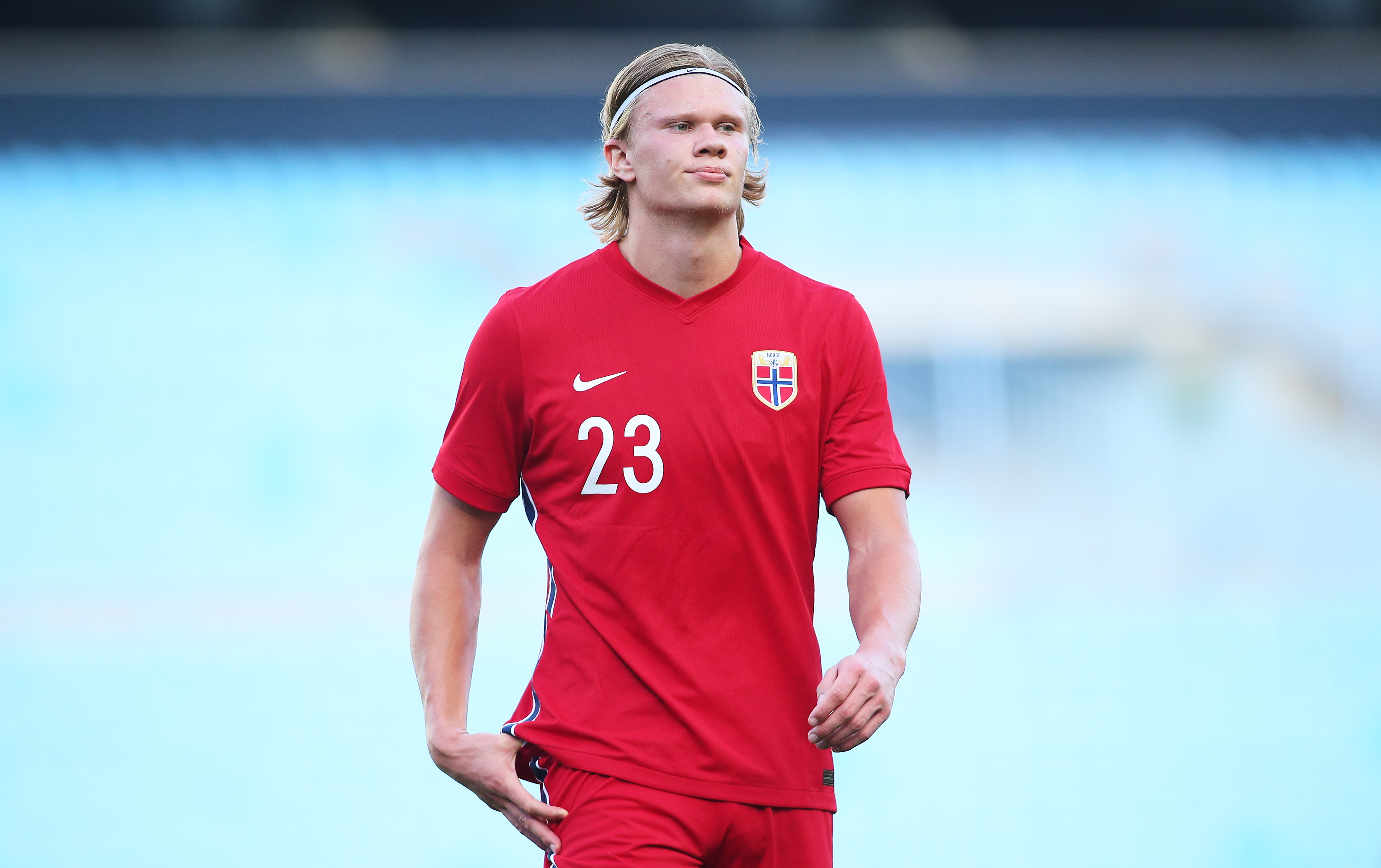 懂球帝2025年11月MVP候选出炉：姆巴佩、哈兰德领衔，莱万在列（懂球帝公布2025年11月MVP候选名单：姆巴佩、哈兰德领衔，莱万入选）