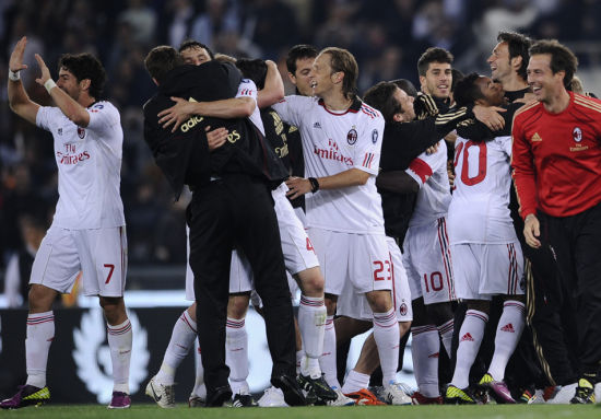 夏窗转会标王坑惨米兰：3700万先生低效，缺乏9号问题更严重了（米兰被夏窗标王拖累：3700万引援低迷，锋线无9号雪上加霜）